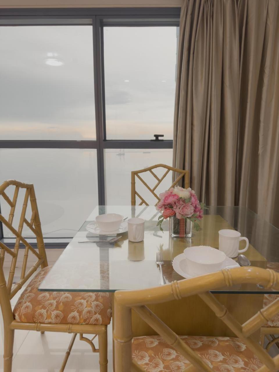 Magnificent View Of Bay, Roxas Blvd, Us Embassy Apartment